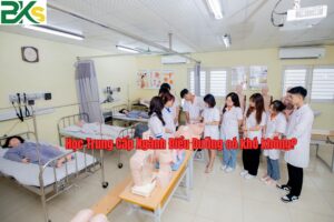 Học Trung Cấp Ngành Điều Dưỡng có khó không?